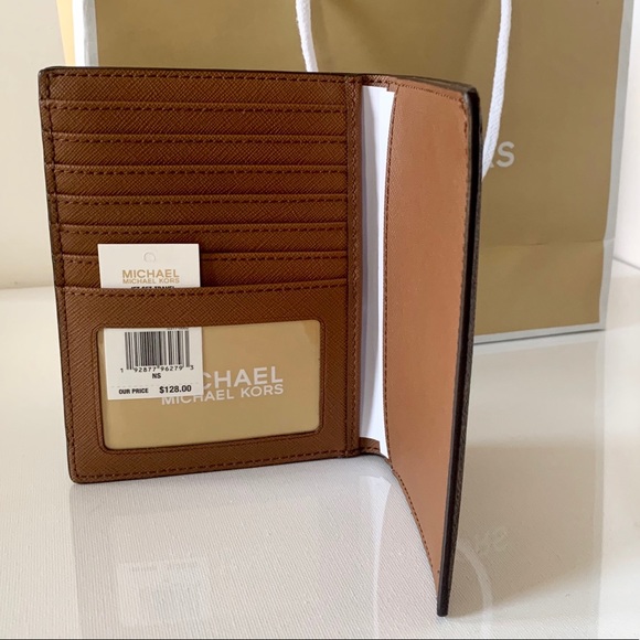 Michael Kors - Picture 3 of 5